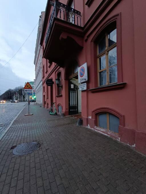 Spacious Old Town Family Peachy 2 Bedrooms Apartment, Nearby The Riga Presidential Castle Dış mekan fotoğraf