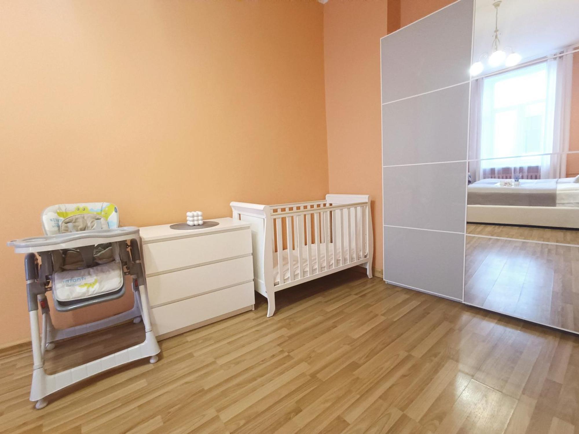Spacious Old Town Family Peachy 2 Bedrooms Apartment, Nearby The Riga Presidential Castle Dış mekan fotoğraf