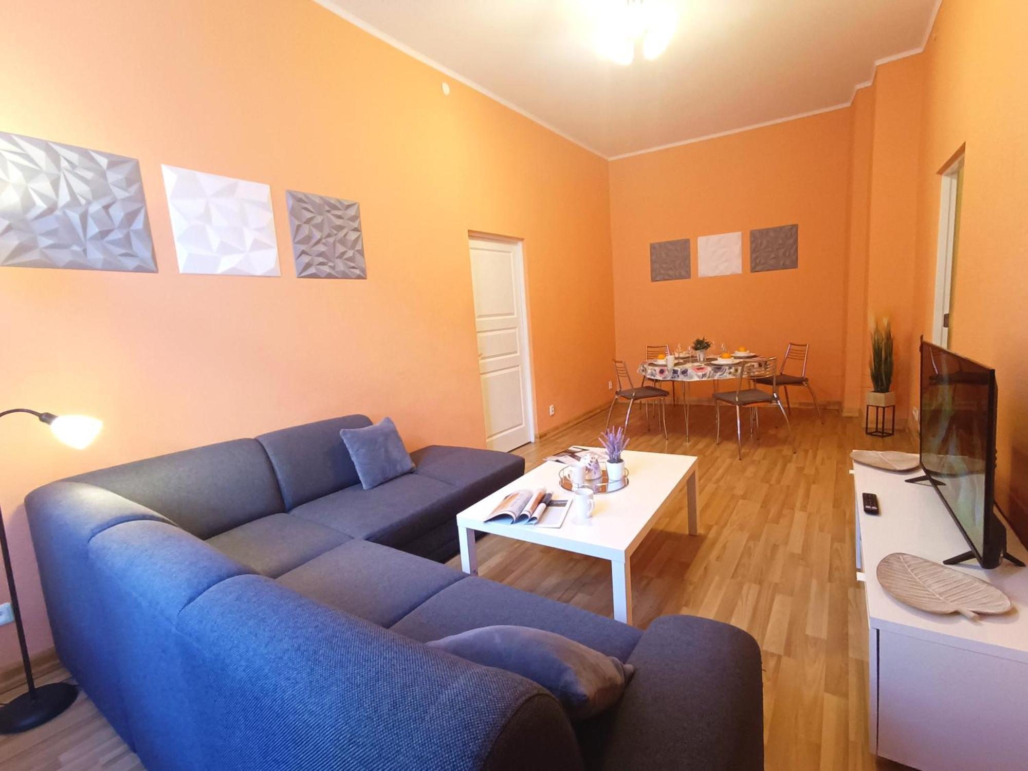 Spacious Old Town Family Peachy 2 Bedrooms Apartment, Nearby The Riga Presidential Castle Dış mekan fotoğraf