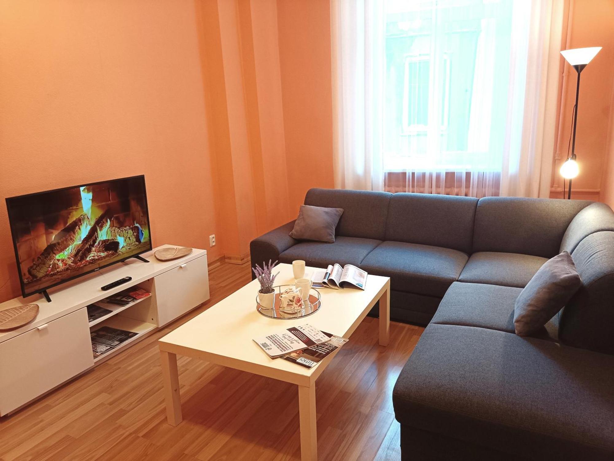 Spacious Old Town Family Peachy 2 Bedrooms Apartment, Nearby The Riga Presidential Castle Dış mekan fotoğraf